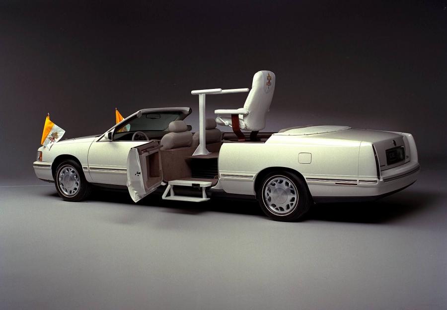  Cadillac DeVille 1994 года  (фото 4 из 21)